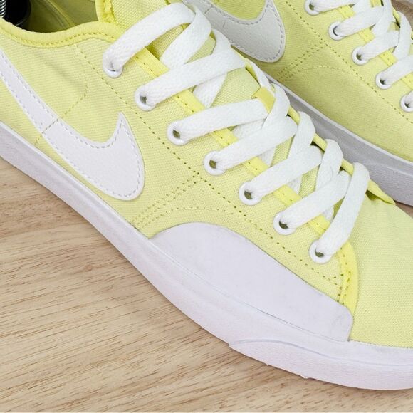 Nike SB Blazer Court Canvas Low Top Sneakers Light Citron Yellow 7.5 CV1658-700‎